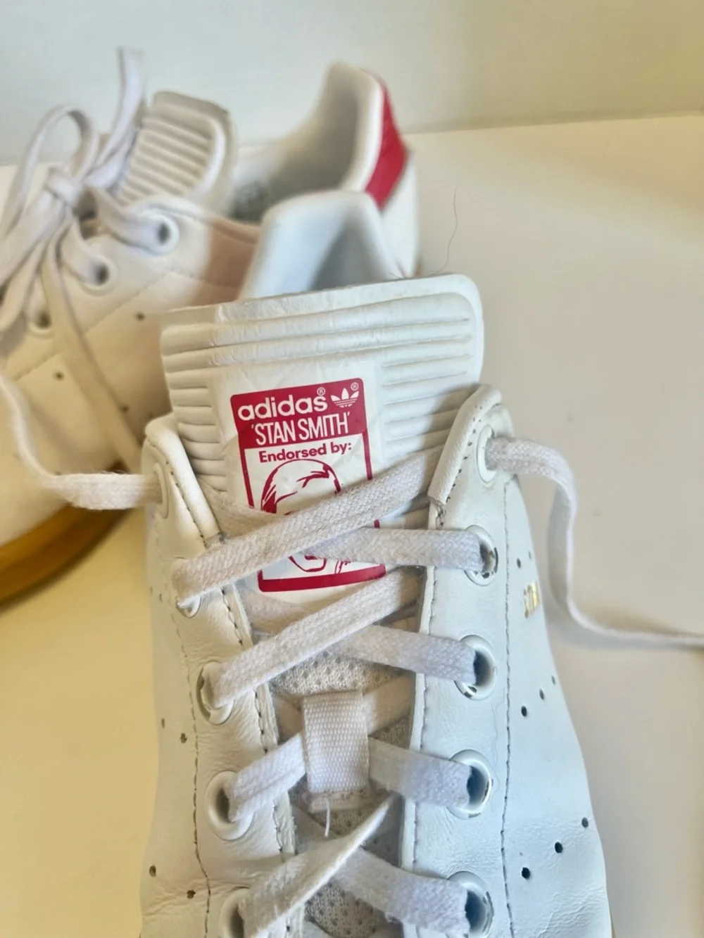 Adidas Stan Smith Kids Shoes Size 3 1/2 White/Red/Gum Colorway - Picture 5 of 6